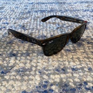 Ray-Ban New Wayfarer Classic Sunglasses
